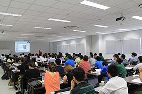 可容納300人的研修室